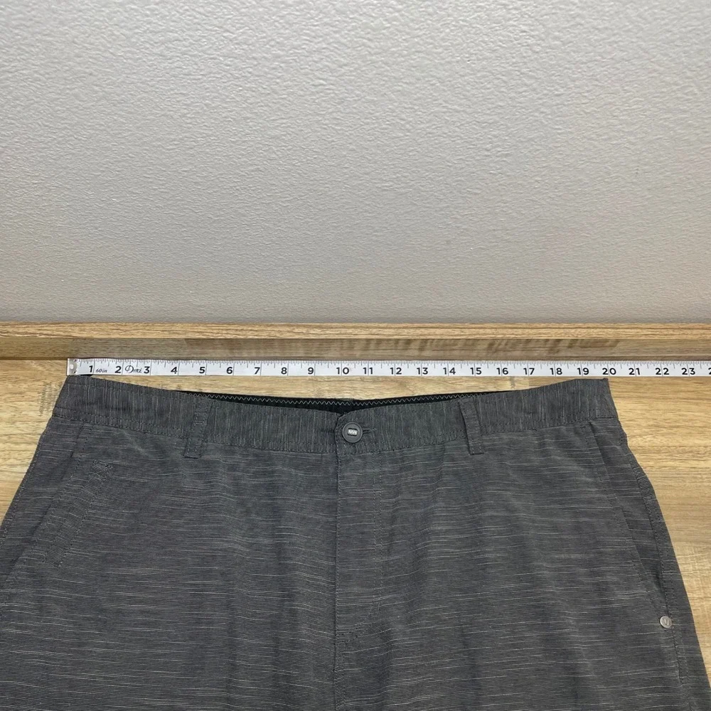 Vuori Aim Shorts Men 38 Charcoal Gray Performance Stretch Micro Stripe 8